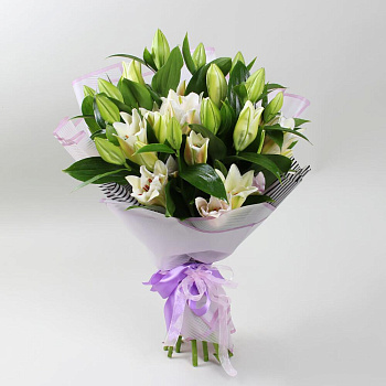 11 лилий в упаковке