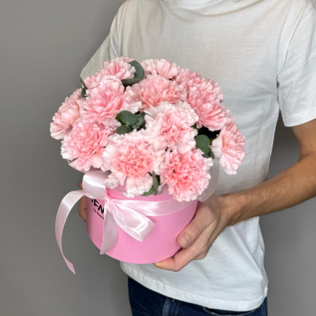 Букет_Коробочка из нежно-розовых гвоздик